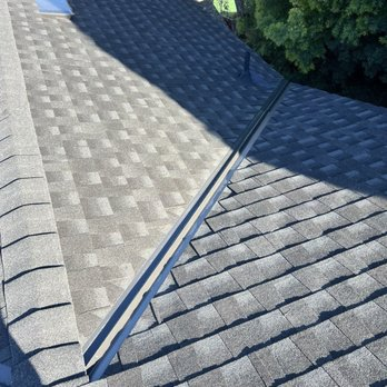 A well-constructed roof featuring quality shingles, showcasing the craftsmanship of Sersiv Roofing Corporation in Sunnyvale.